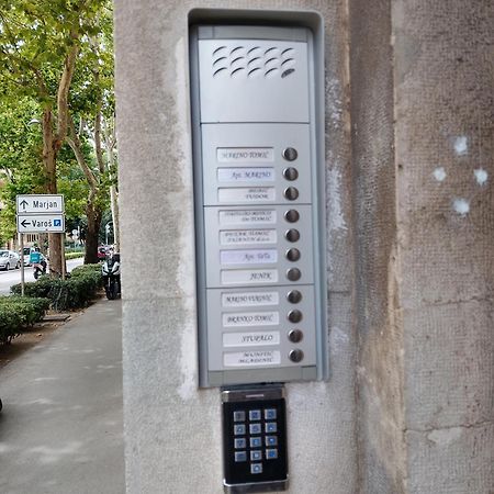 Tata Apartment Σπλιτ Εξωτερικό φωτογραφία