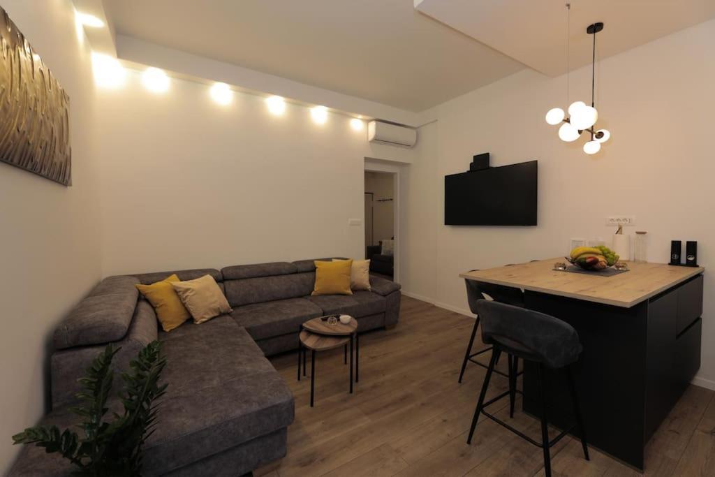Tata Apartment Σπλιτ Εξωτερικό φωτογραφία